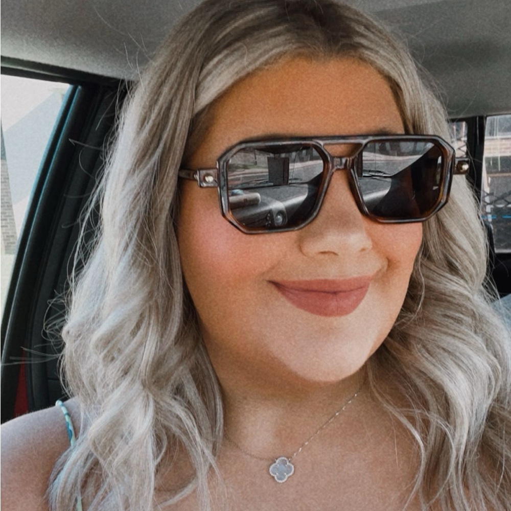 Meet your Posher, Emma